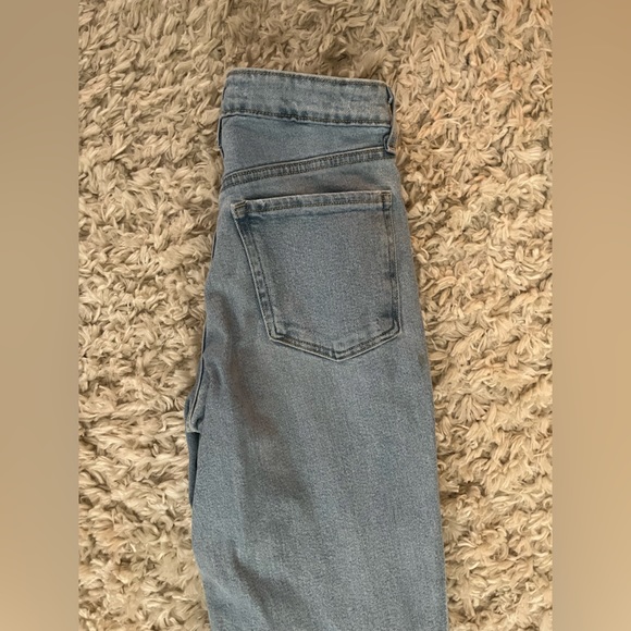Distressed loose straight leg mom jeans - Picture 5 of 6